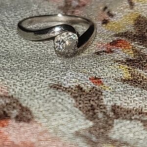 Elegant Silver Ring with Crystal Accent